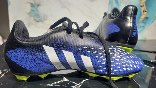 ADIDAS – Botas Predator Freak.4 FxG (Unisex Júnior)