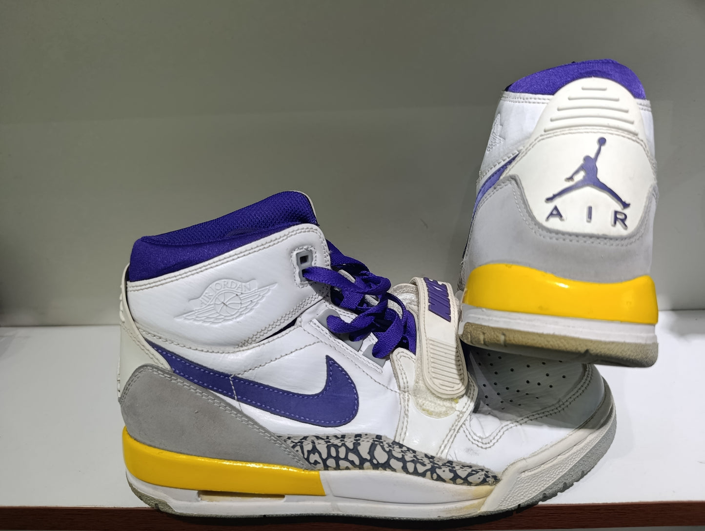 Nike Jordan Legacy "Lakers" 312