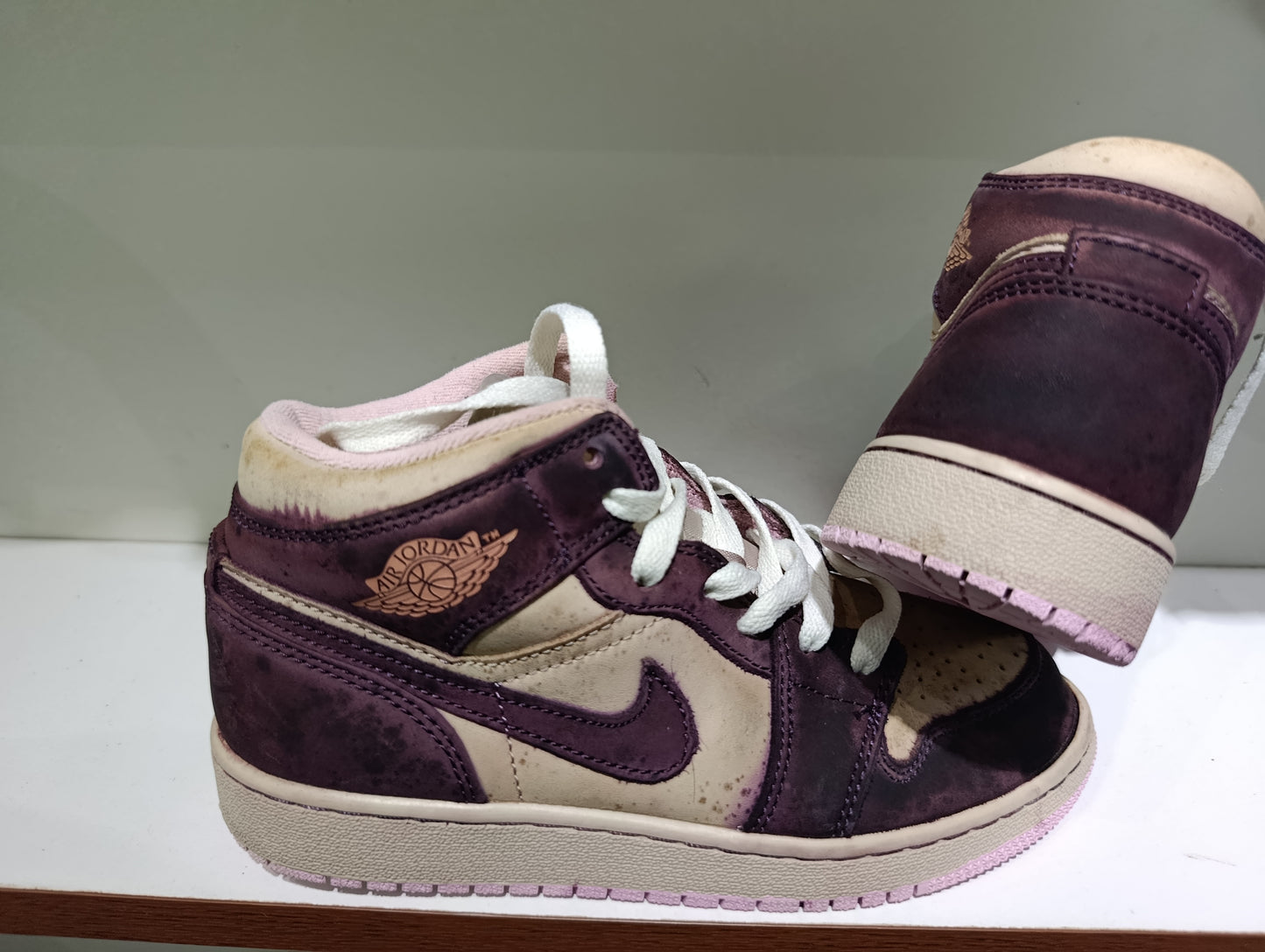 Air Jordan 1 Mid SE "Black/Dark Beetroot