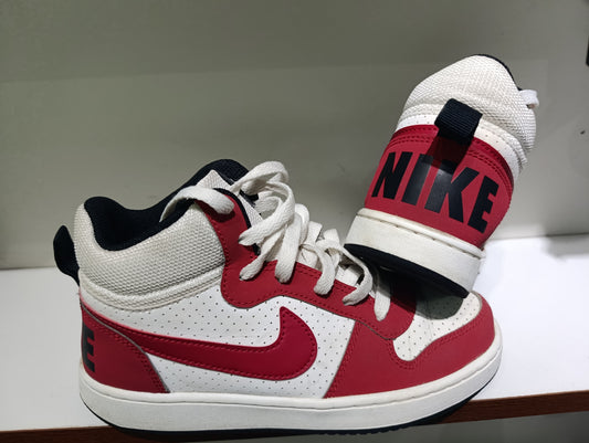 Nike Court Borough Mid