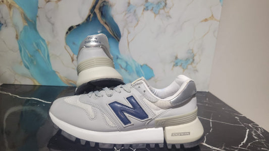NEW BALANCE – Zapatillas RC 1300 Fusión de Clásico y Moderno Unisex