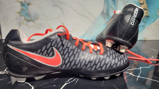 NIKE – Botas de Fútbol Magista Onda FG (Unisex Junior)