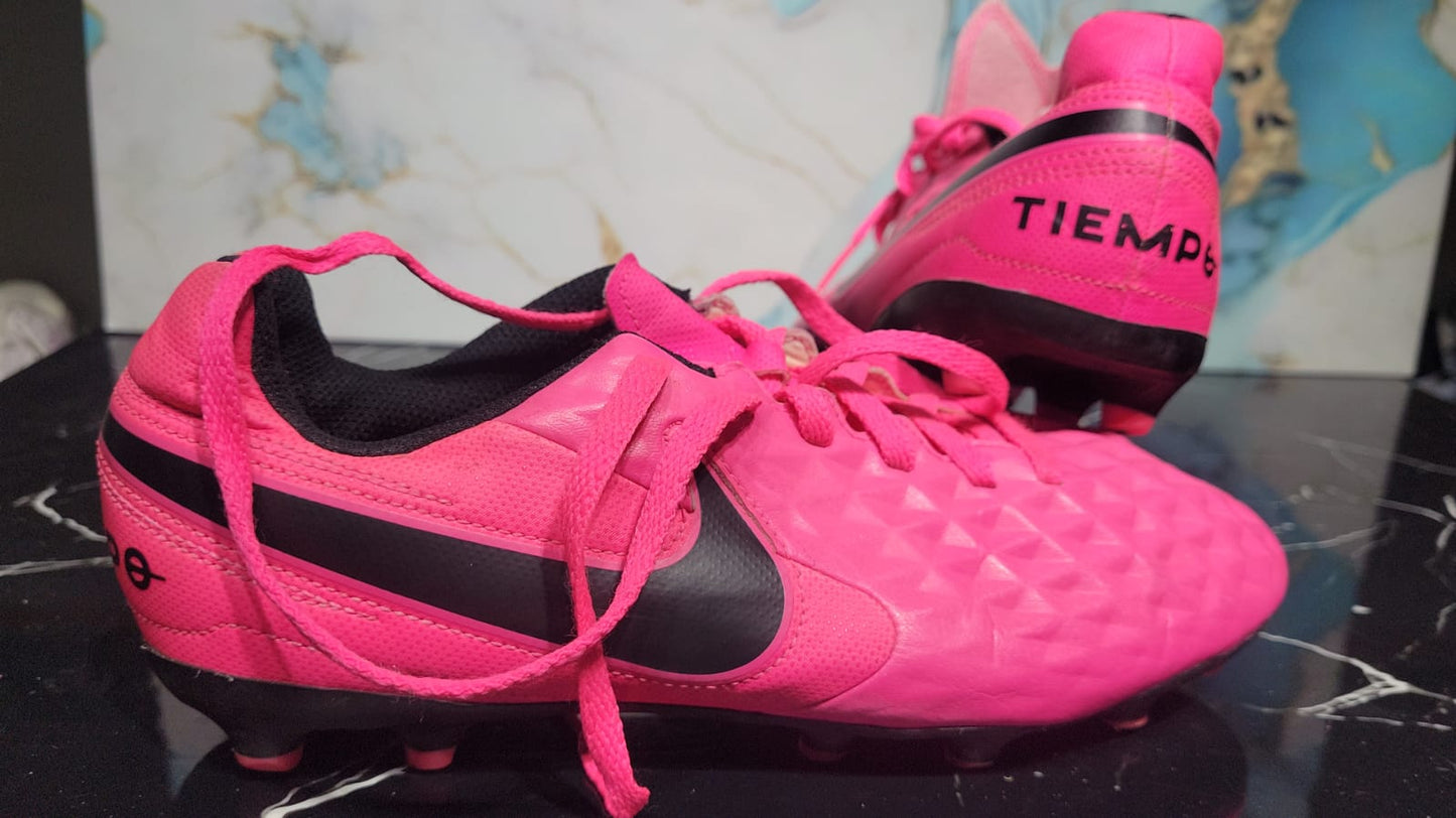 NIKE – Botines Jr. Tiempo Legend 8 Club MG (Unisex Júnior)