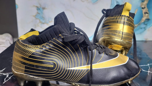 MFSH Tacos Fútbol Negro y Dorado – Velocidad y Control (Unisex)