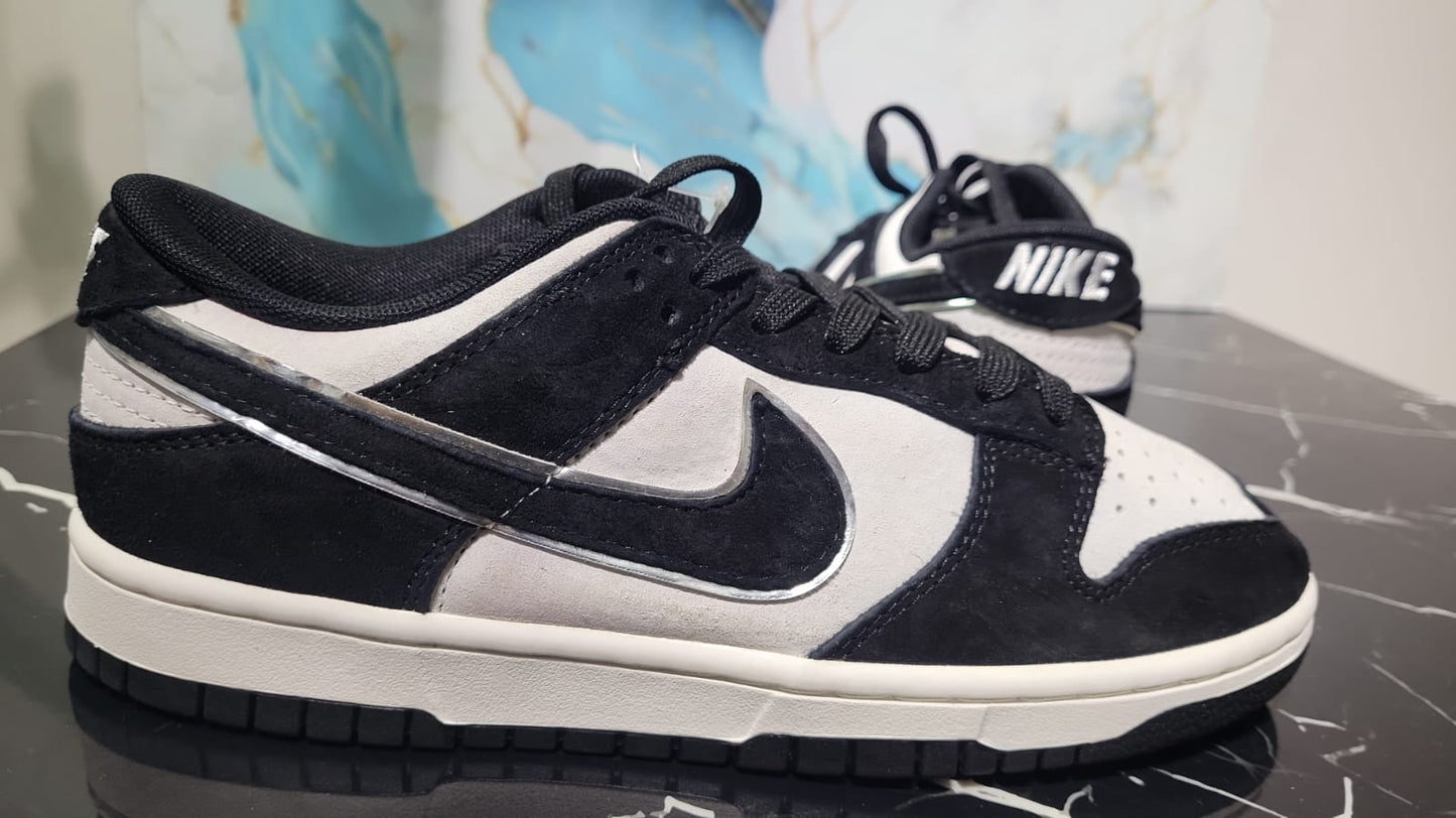 NIKE – Zapatillas Dunk Low Suede “Panda” – El Ícono Renovado (UNISEX)