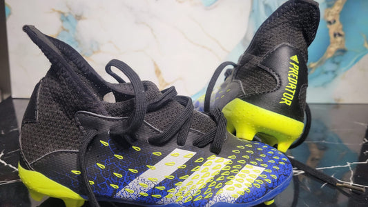 ADIDAS – Botines Predator Freak.3 FG (Unisex Junior)